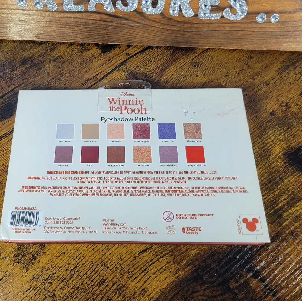 Disney Winnie the Pooh neutral Eyeshadow Palette 12 colors